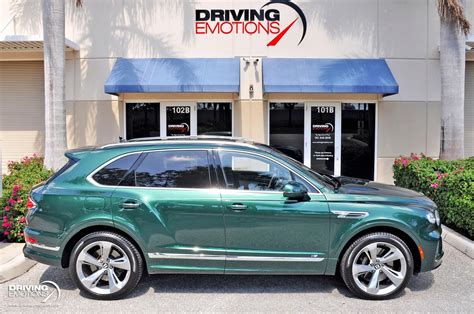 2022 Bentley Bentayga V8! VERDANT GREEN! PIANO BLACK VENEER! 22 INCH WHEELS! $221K MSRP!! Stock ...