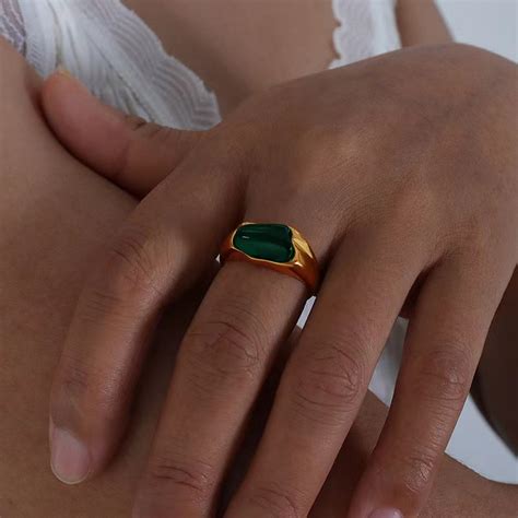 Greenstone Enigma Ring – PALMONAS