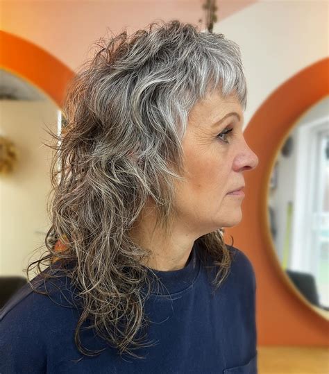 27 Best Medium Shag Haircuts For Older Women | Fabbon