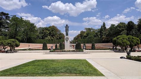 JACINTO BENAVENTE STATUE (2026) All You Need to Know BEFORE You Go ...