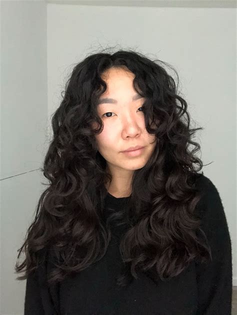 Asian Girl with Natural Wavy Hair | Natural wavy hair, Curly hair ...