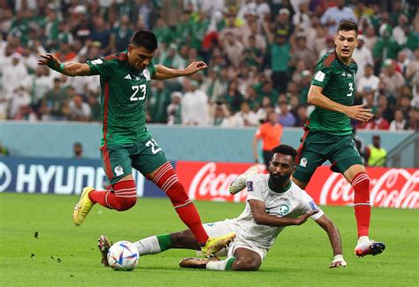 Saudi Arabia and Mexico goalless at halftime | Reuters