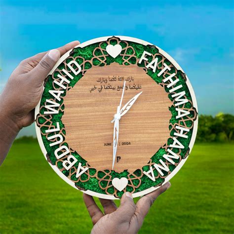 Moss Wooden Clock With Name Customization – Picloon