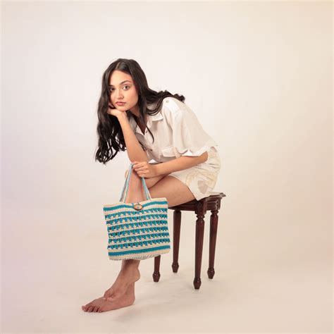 Striper Bucket Crochet Hand Bag – Itihasikala