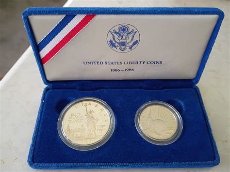 US Mint 1986 Statue of Liberty Silver Dollar and Half Dollar Proof Set ...