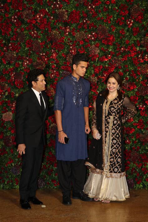 Arjun Tendulkar Looked Ultra Fashionable At DeepVeers Reception