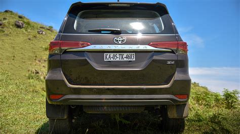 Toyota Fortuner 2016 4X4 MT Diesel Compare Car Photos - Overdrive