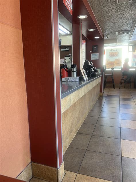 Came to get some spicy chicken. There is no AC in here and it’s hot asf. Overheard the employees ...