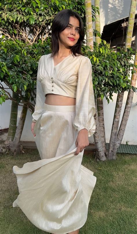 Offwhite Maxi Skirt – MUCH LOVE STORE