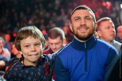 Denys Berinchyk successfully defends his title (photos) – RingSide24