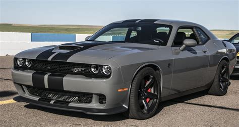 Dodge Challenger Hellcat Gray