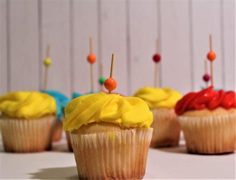 Pinata Cupcakes 的图像结果