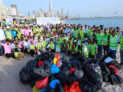 Indian embassy in Kuwait organises beach cleaning drive, 500 volunteers ...