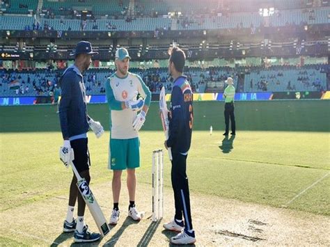 Ind vs Aus: Finch has 'small get together' with Pandya, Chahal before toss