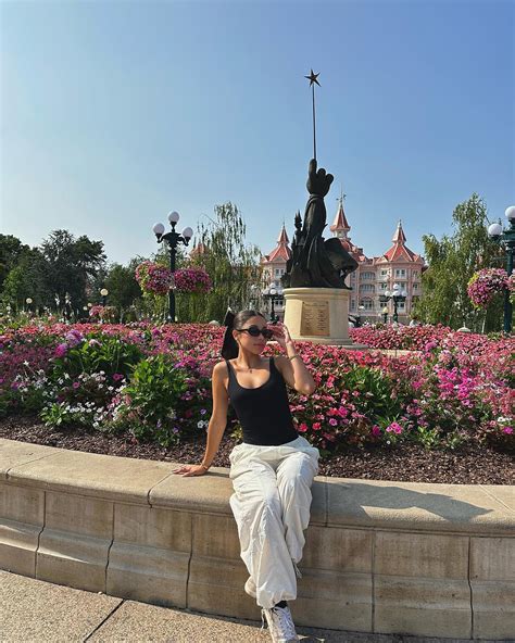 Valeria Madrigal🖤 | Feliz Navidad bb’s🤍🎄 (gran vestido navideño) Los amooo, espero hayan comido ...