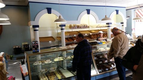 Historic Brady Street & Peter Sciortino's Bakery - Milwaukee Food Tours