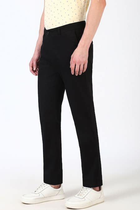 Black Textured Full Length Casual Men Skinny Fit Casual Trousers ...