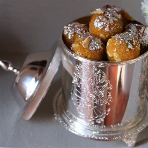 DRY FRUIT BOX (SILVER PLATED) – THATCHED ROOF