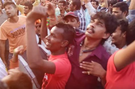 Here's A Video Of Salman Khan's Fans Going Ape-Shit After He Was Acquitted