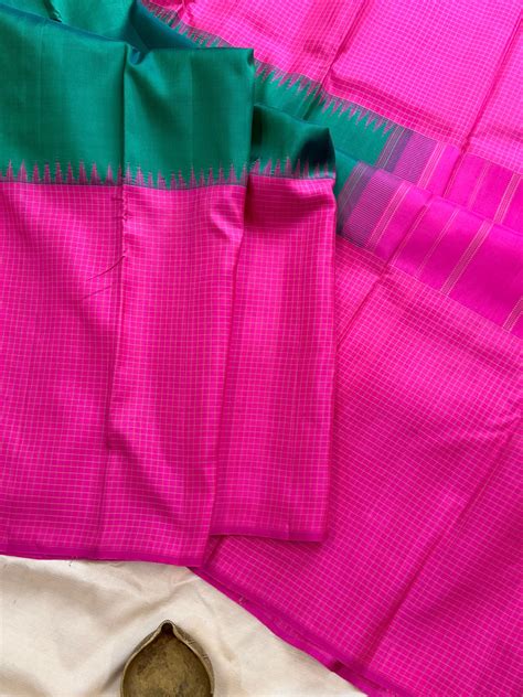 Green moobagam Kattam border / Arani silk