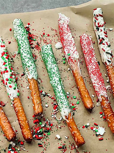 Christmas Chocolate Covered Pretzel Rods - My Mini Chefs