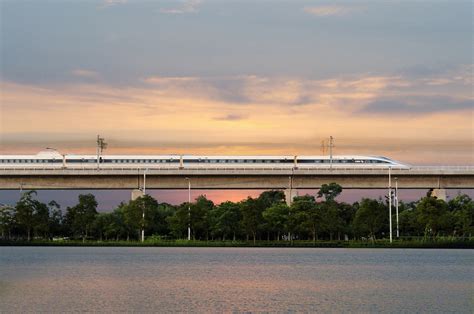 为什么日本新干线高速运行时立不起硬币，而中国高铁却可以？|运行时|高铁|京沪高铁_新浪科技_新浪网