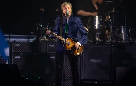 Paul McCartney duets virtually with John Lennon for Glastonbury ...
