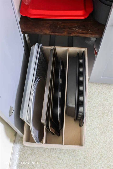 DIY pull out baking sheet drawer to organize cookie sheets | Kitchen ...