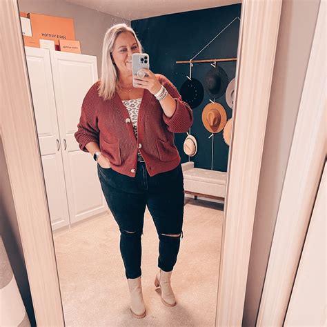 it.is.kristin on LTK | Plus size fall outfit, Distressed jeans outfit ...
