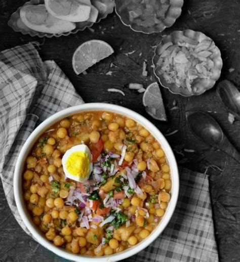 Ghugni: A Flavorful and Spicy Delight from Kolkata's Street Food Scene ...