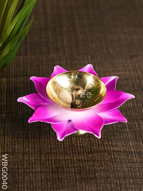 Handpainted Brass Flower Shaped Diya - WBG0040 – Wedtree