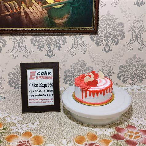 In Love Strawberry Cake Delivery in Delhi NCR - ₹749.00 : Cake Express