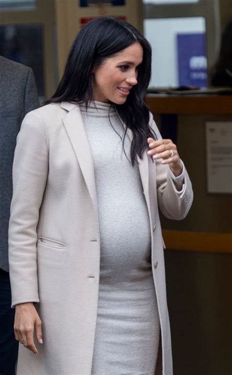 Pregnant MEGHAN MARKLE at Mayhew Animal Welfare Charity in London 01/16 ...