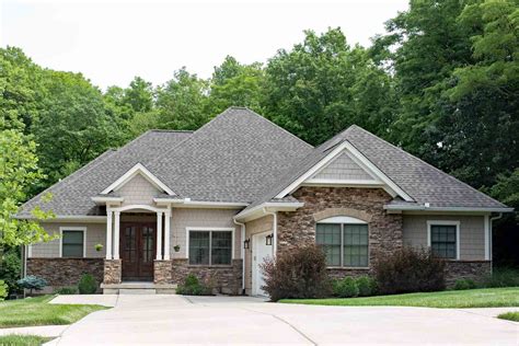 How Much Does Cultured Stone Siding Cost in 2025?