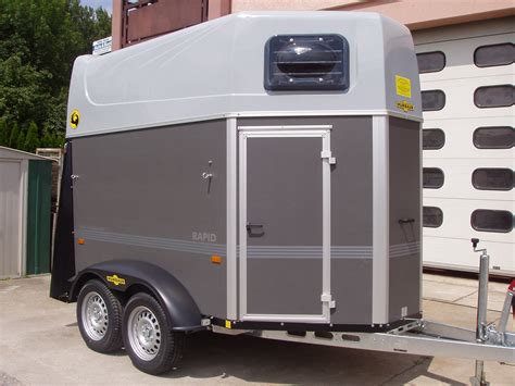 Pferdeanhänger HUMBAUR Madero Ausstellungsanhänger in Igersheim | KFZ ...