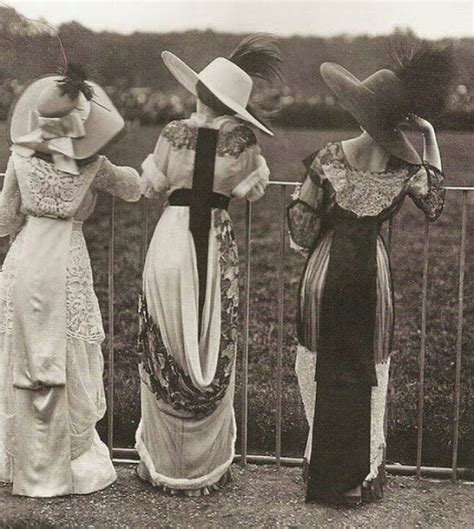 Turn of the century fashion: The splendorous trend styles of the ...