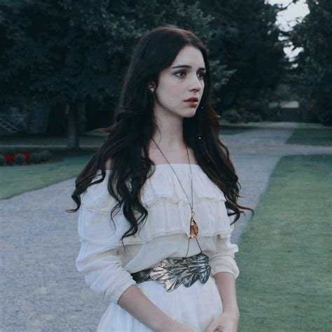 Adelaide Kane Reign Season 2