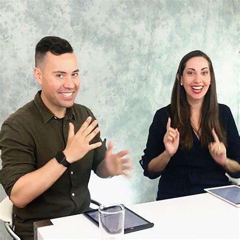 Vanessa Van Edwards | How to Captivate with Social Cues