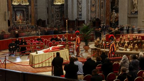 Pope Benedict Lies In State, Drawing Thousands of Mourners - The New York Times
