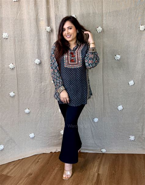 Ayuna natural crepe silk tops