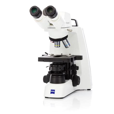 Microscopio inteligente ZEISS Axiolab 5 para una documentación digital ...