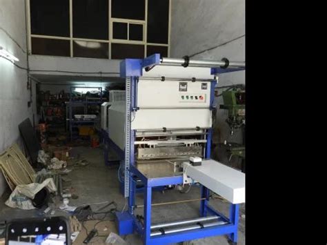 Robots Packing Water Machine 的图像结果