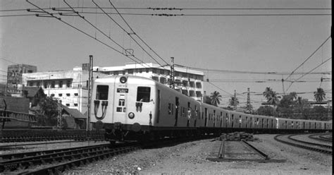 90s DC Local Train Mumbai 的图像结果