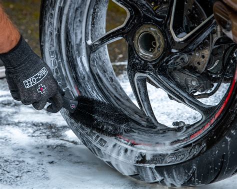 Muc Off Wheel & Component Brush– Moto Central