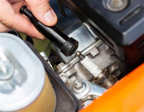 How to Install Spark Plug Insert Small Engine 的图像结果