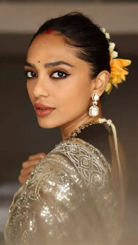 Bollywood Trendy Skirts: Bollywood divas in their stunning skirt ensemble