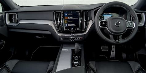Volvo XC60 Interior & Infotainment | carwow