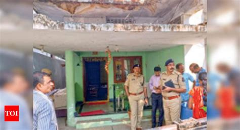 Mystery shrouds ‘attack’ on elderly couple, cops clueless | Hyderabad ...