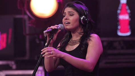 Sunidhi Chauhan Discover the latest entertainment news. - StarBiz.com