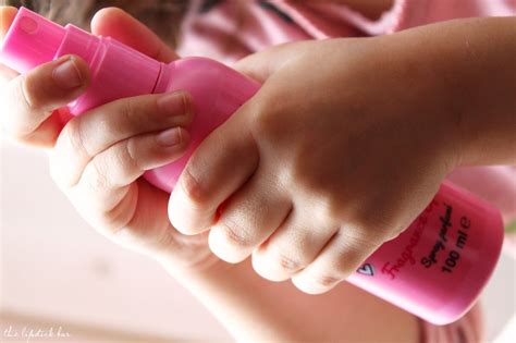 THUMBS UP #5 AVON Hello Kitty (za male princeze) - The Lipstick Bar ...